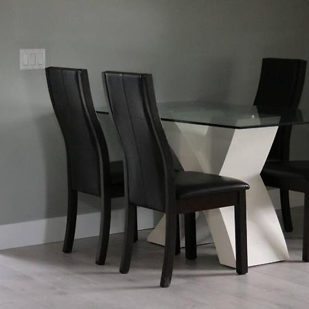 Unique Modern Luxury 2 Bedroom Apartment Rental Chapleau Exterior foto